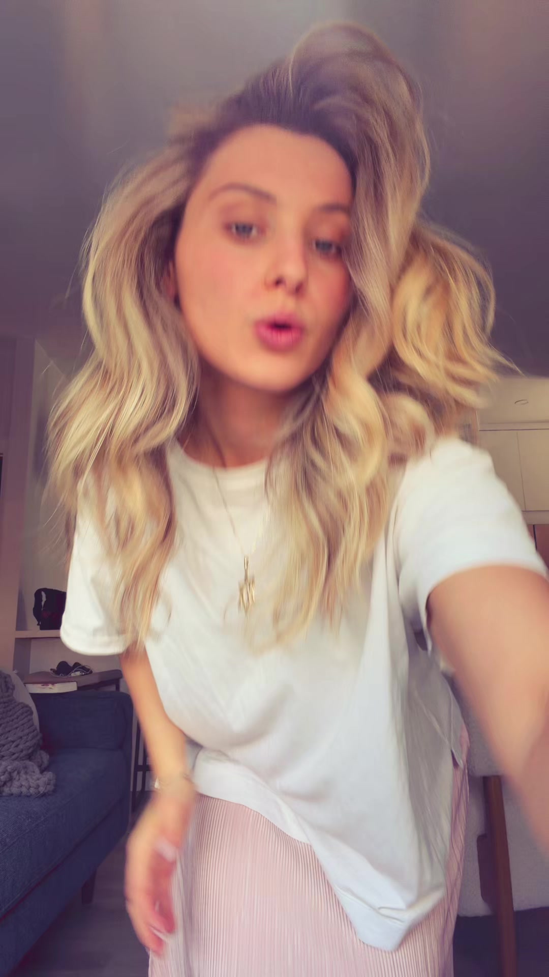 @sixgirlswithnojob