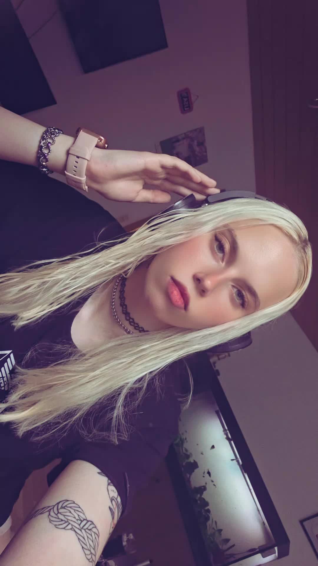 @𝐋𝐢𝐬𝐚