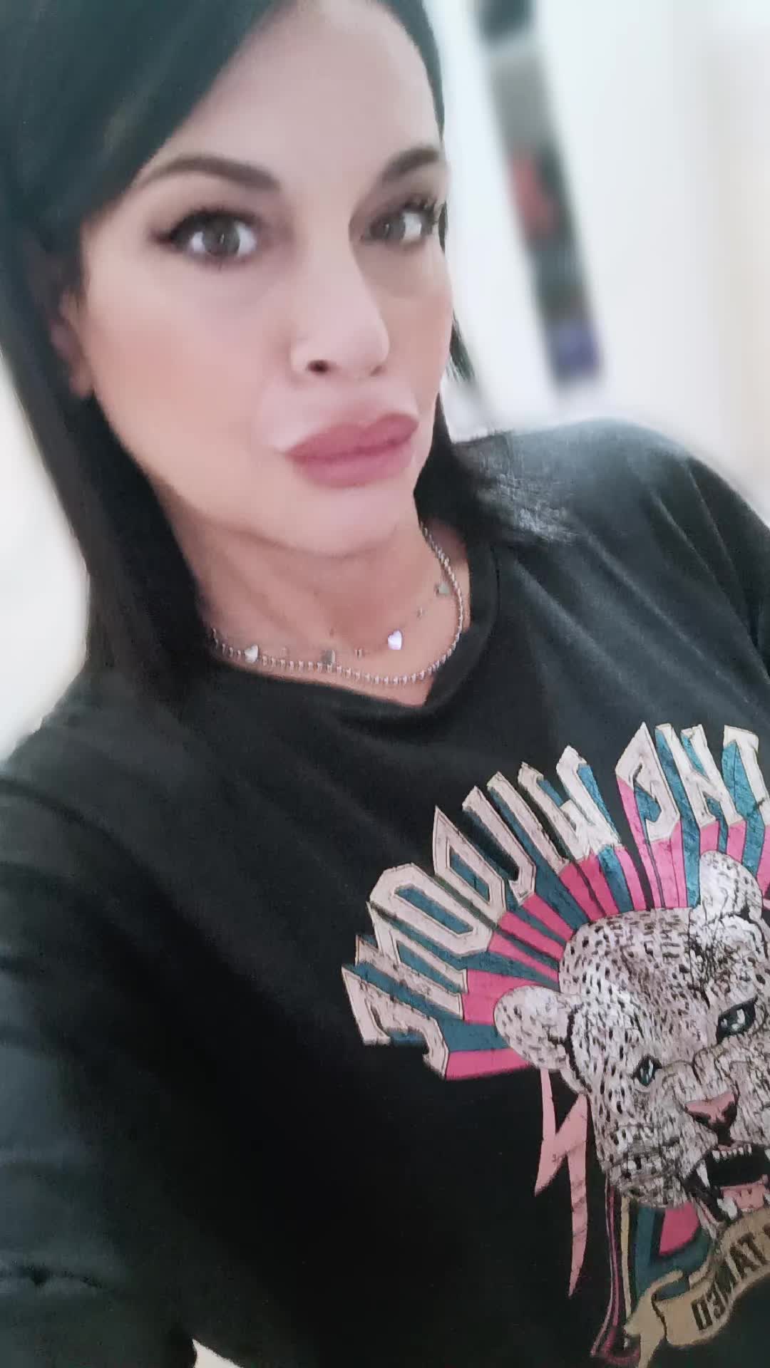 @claudia♥️🍒🐞💣💣💣