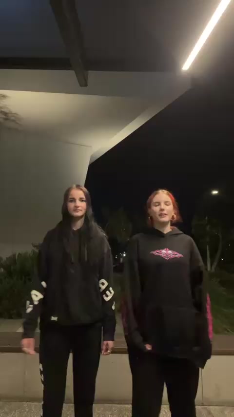 @Monique x