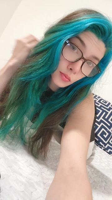 @Thegirlwiththecursemark