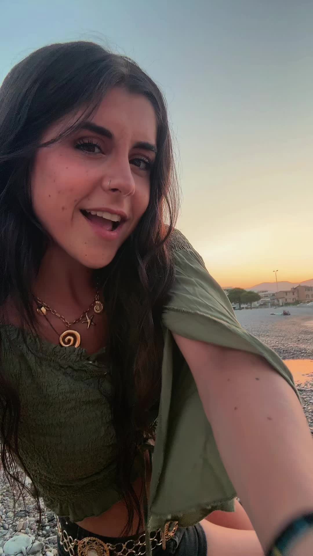 @𝐴𝑟𝑦