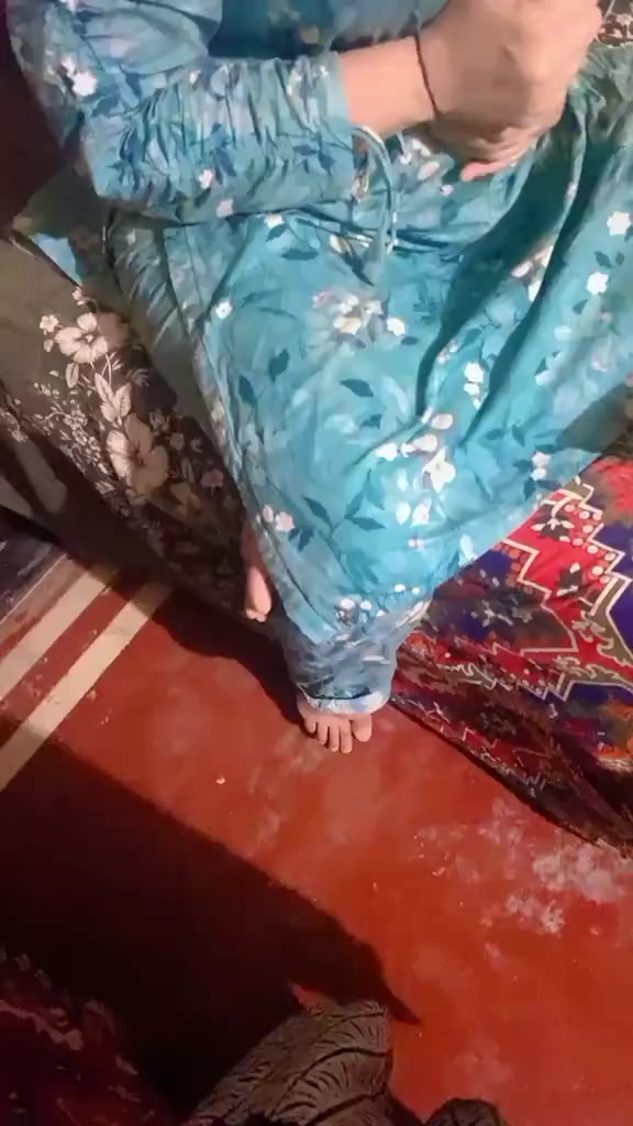 @Niazi 👩❤️👩🌹🍷🔥