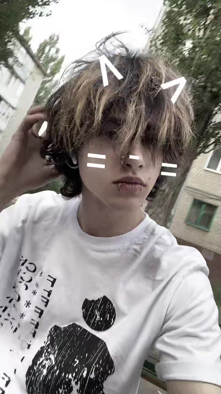 @emonahyy