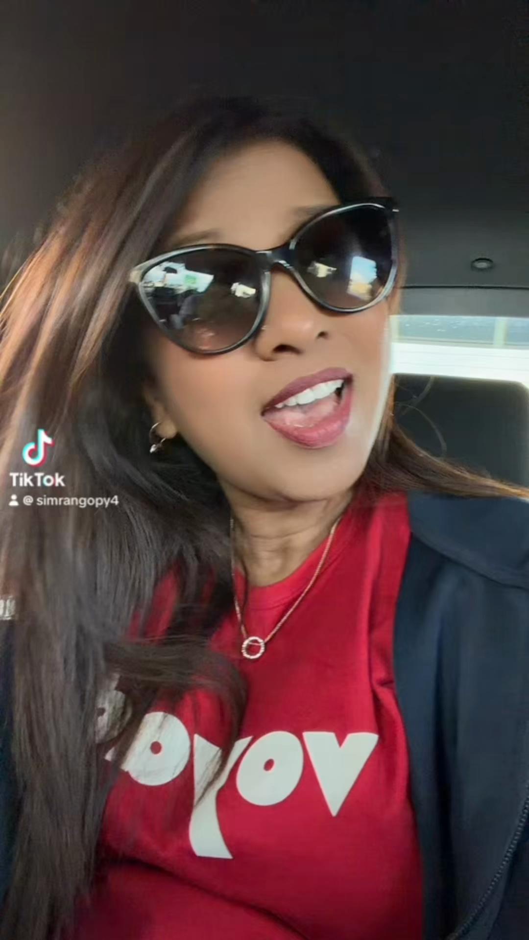 @SIMRAN 🇲🇺