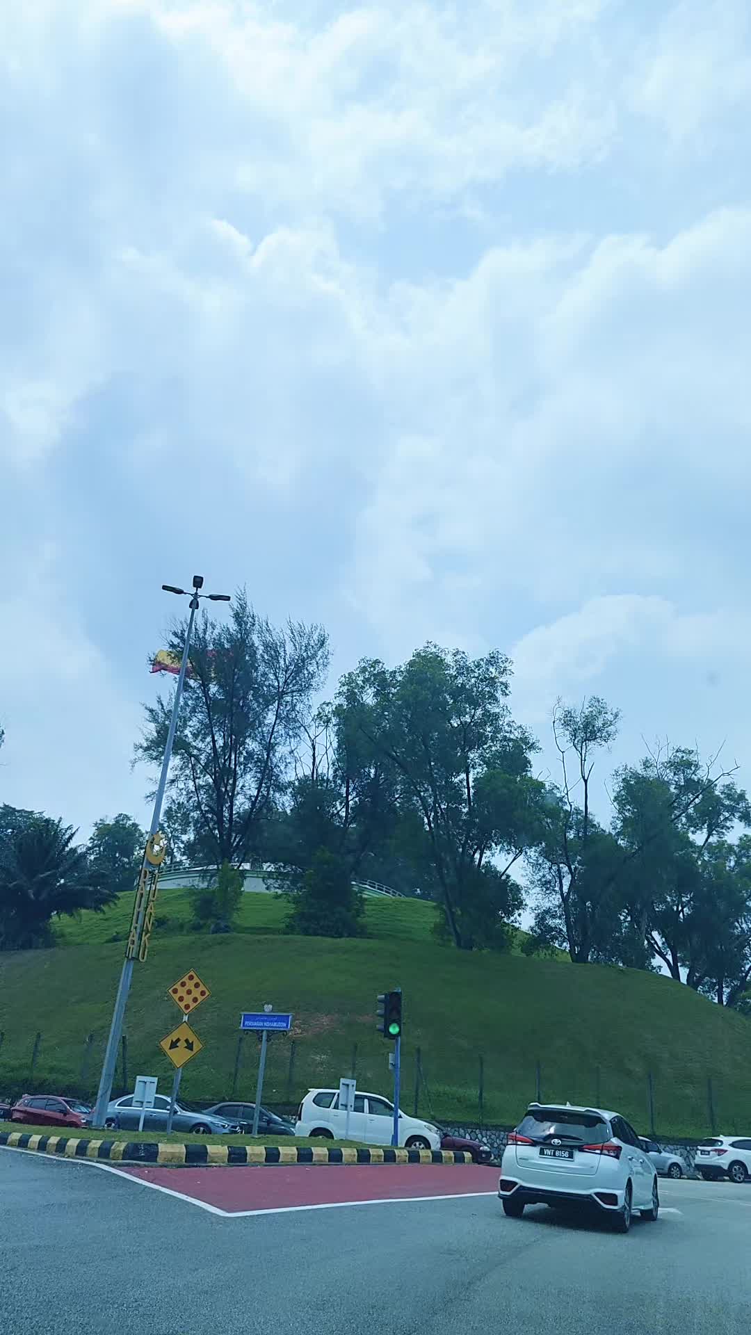 @Cik Puan Seri Aura