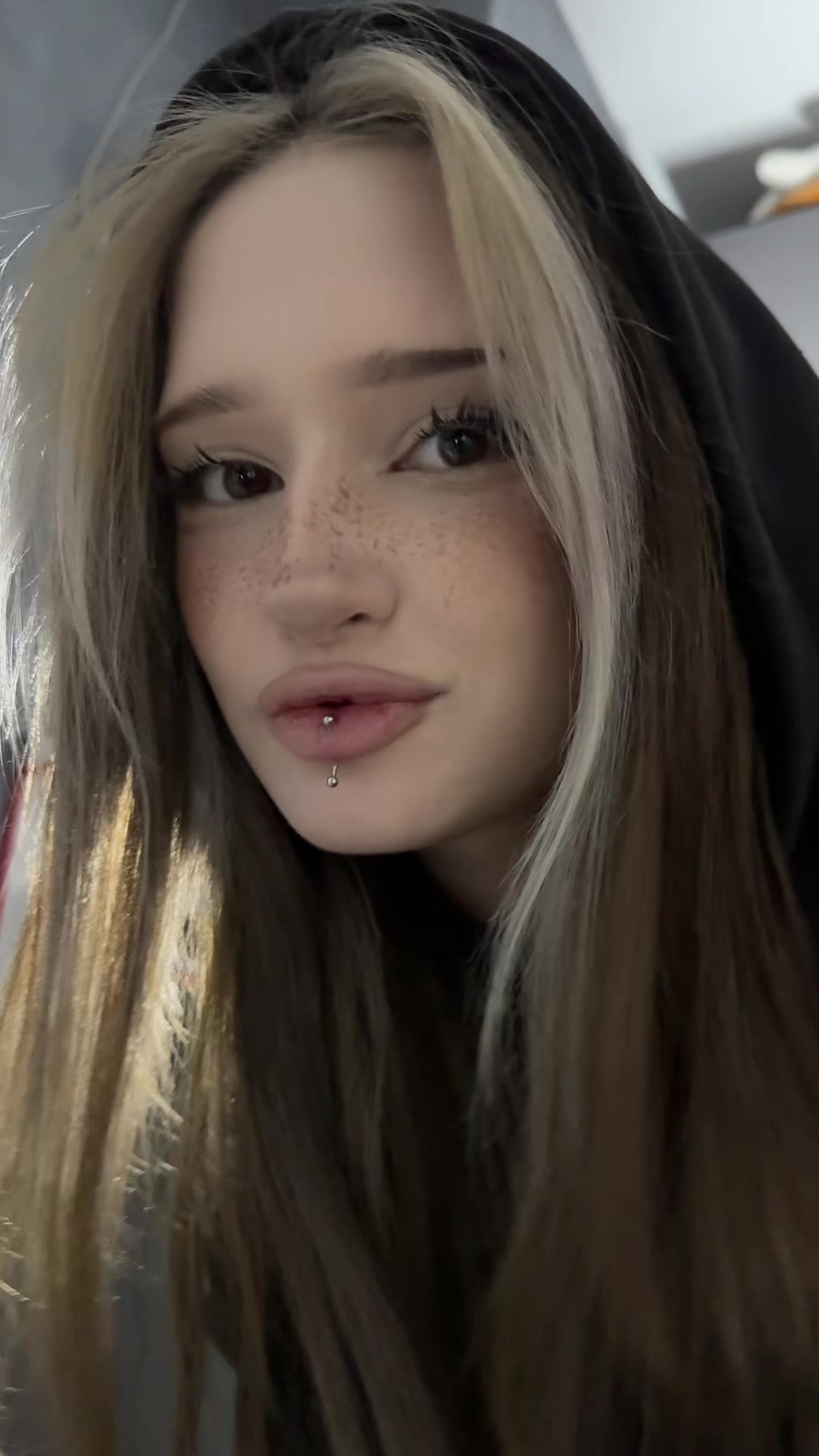 @Пчела