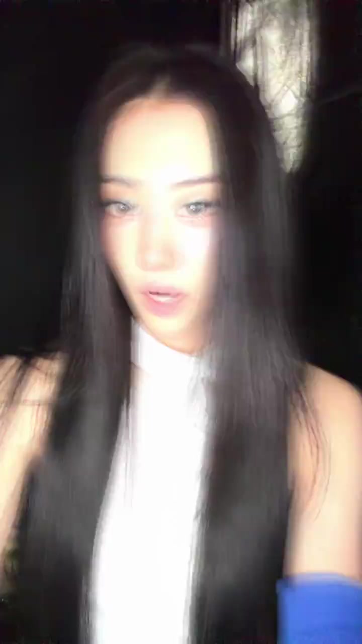 @MEOVV 🖤
