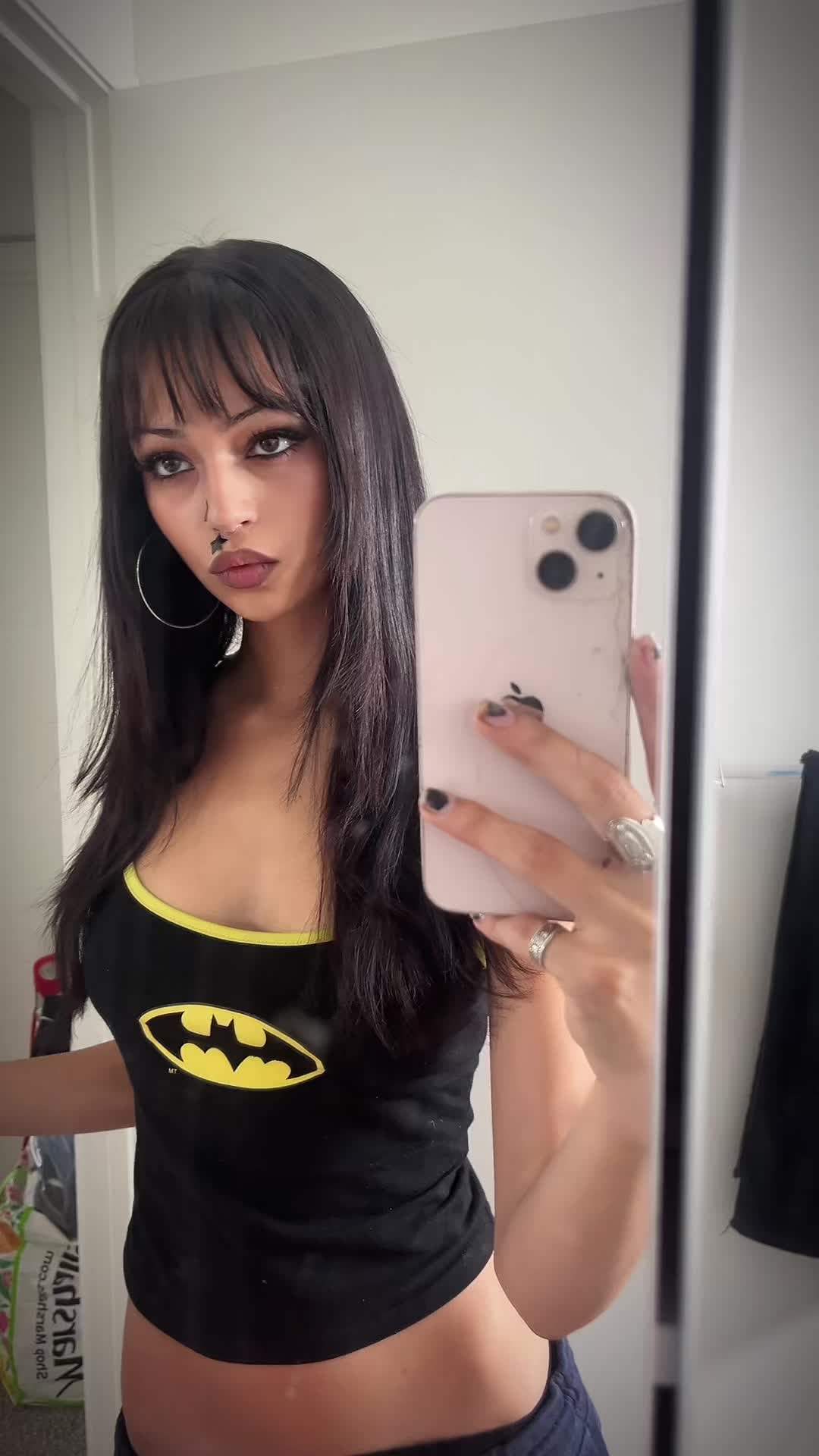 @𝑀𝒾𝒶𝓁𝒶𝓃𝒾 𝐿𝓊𝒸𝒾𝒶𝓃𝒶