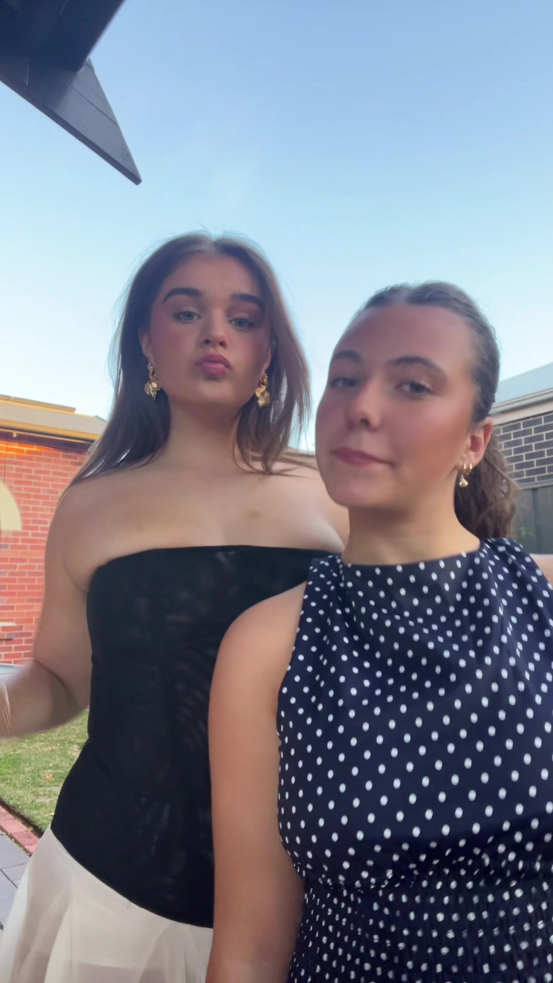 @ella.caust