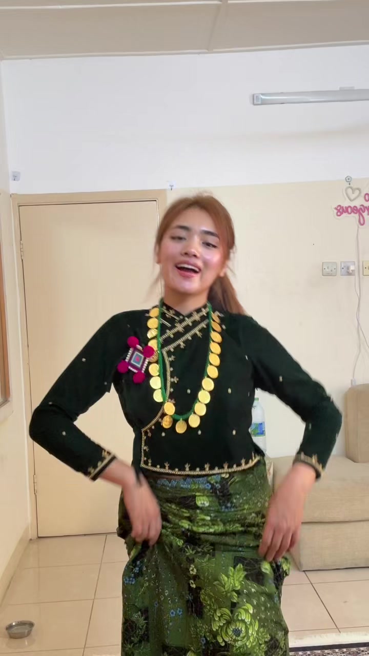 @एलिशा🦚