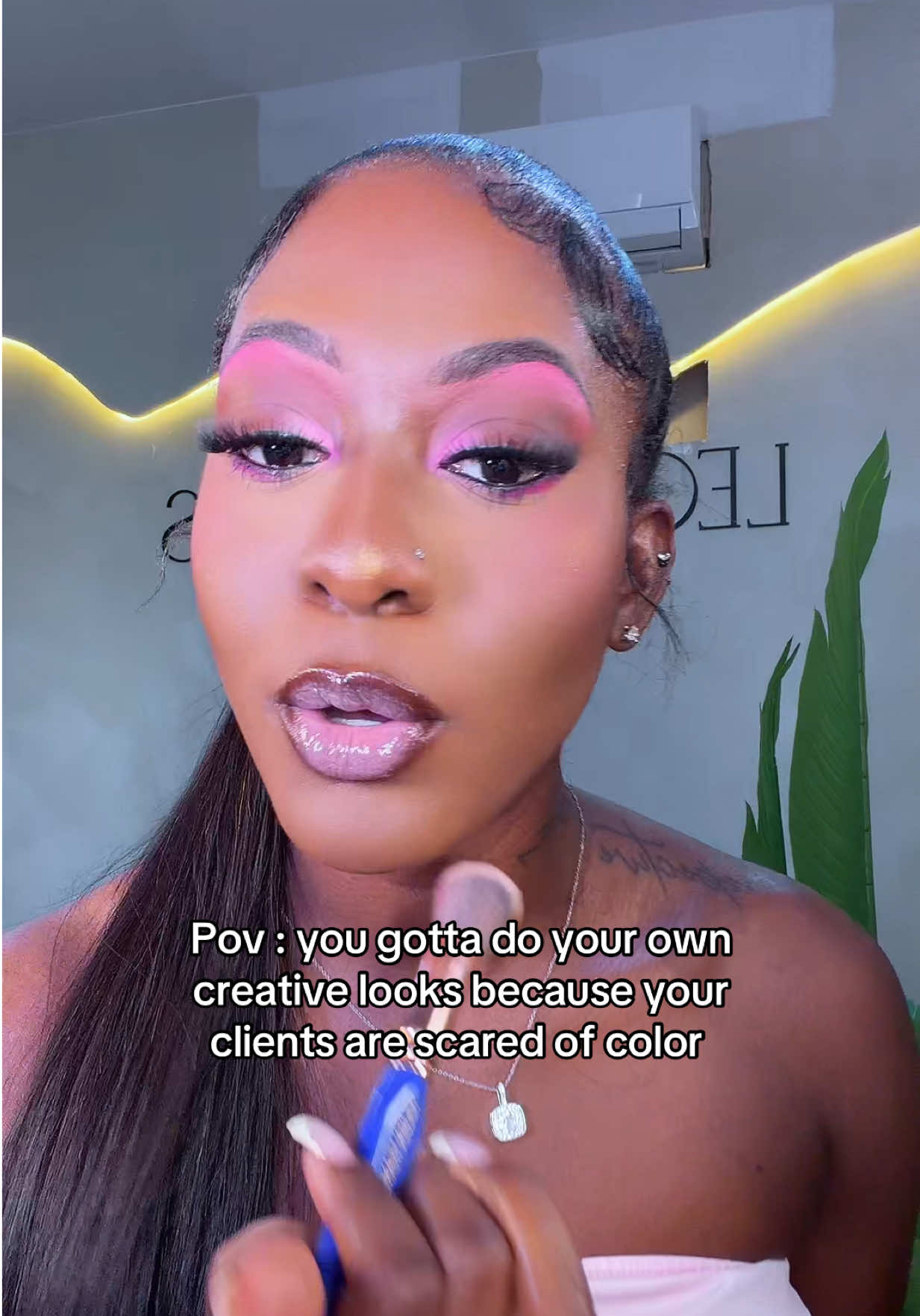 @Luxury Makeup Artist