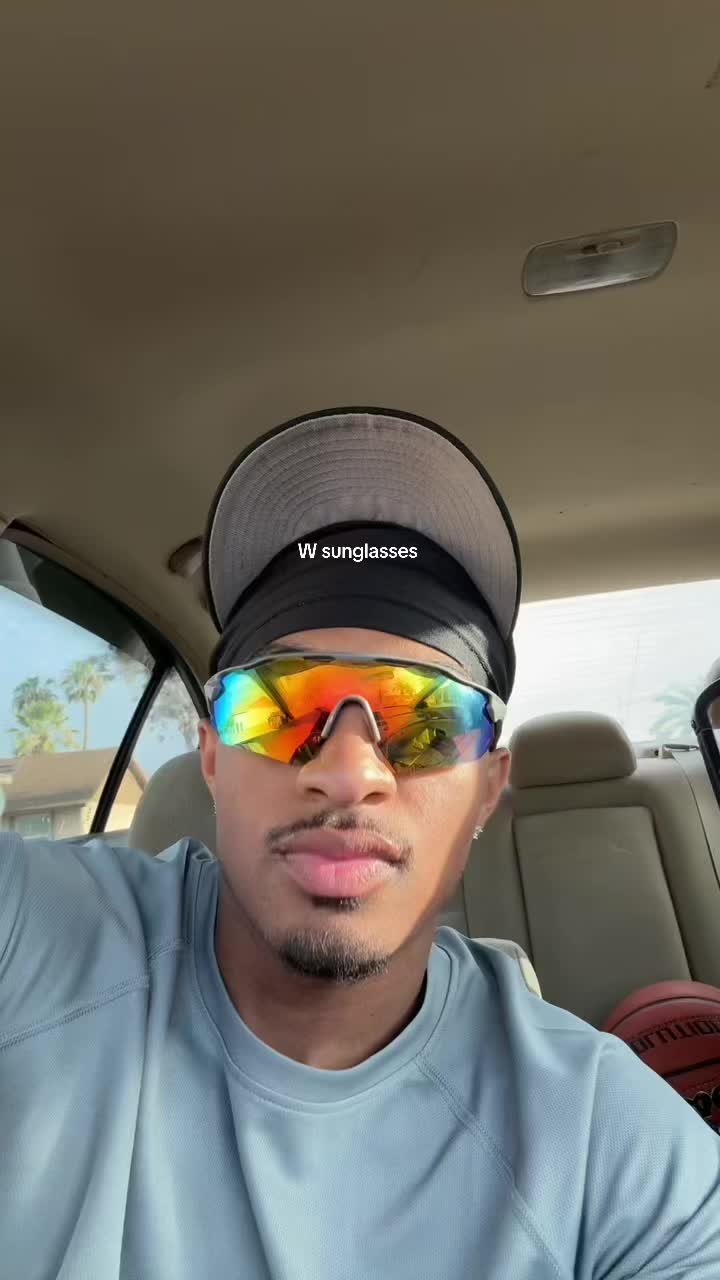 @Avii.
