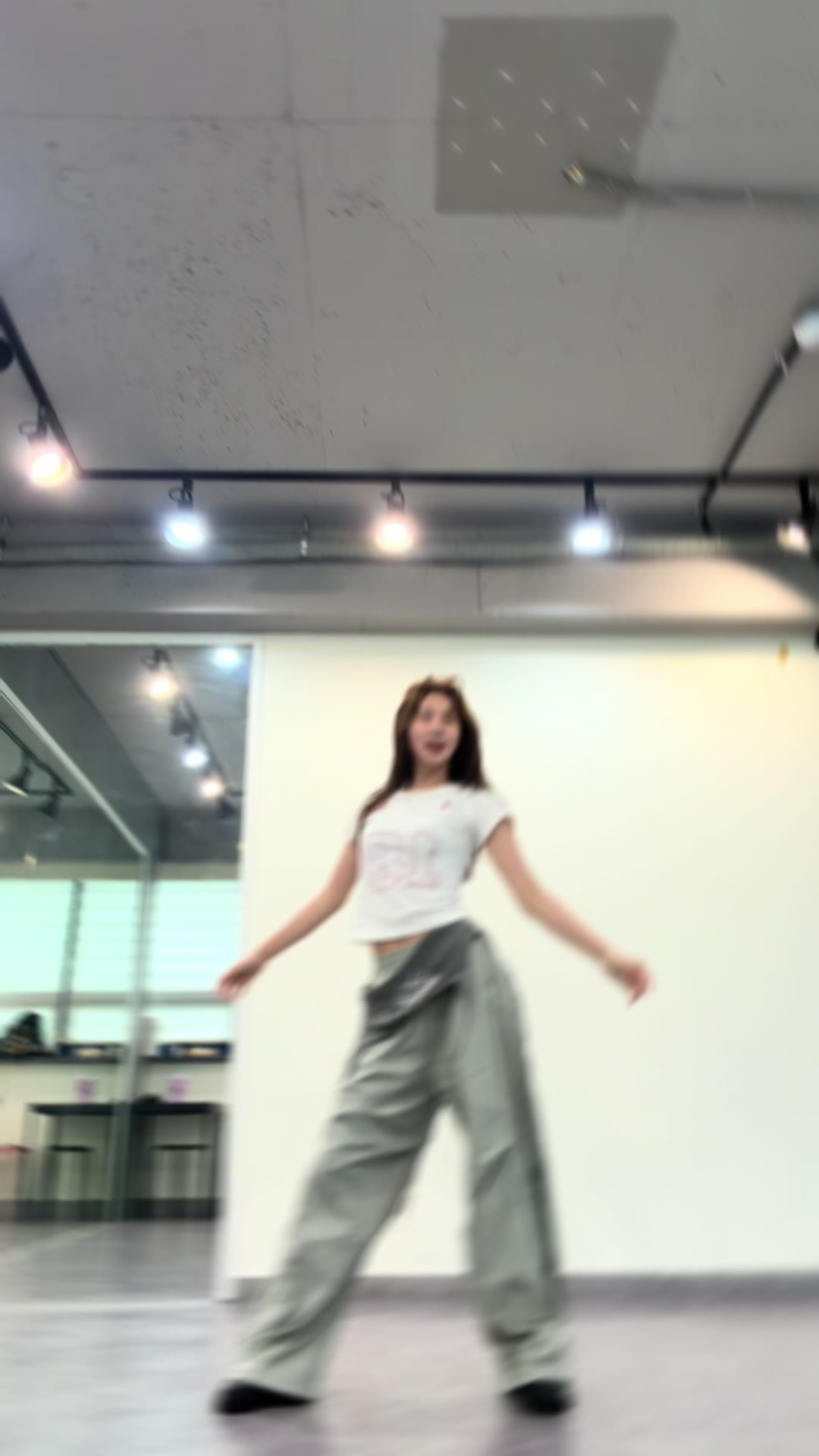 @더비니