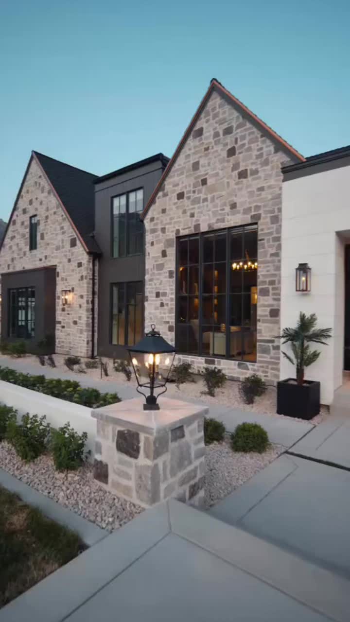 @Adriana Antillon Real Estate