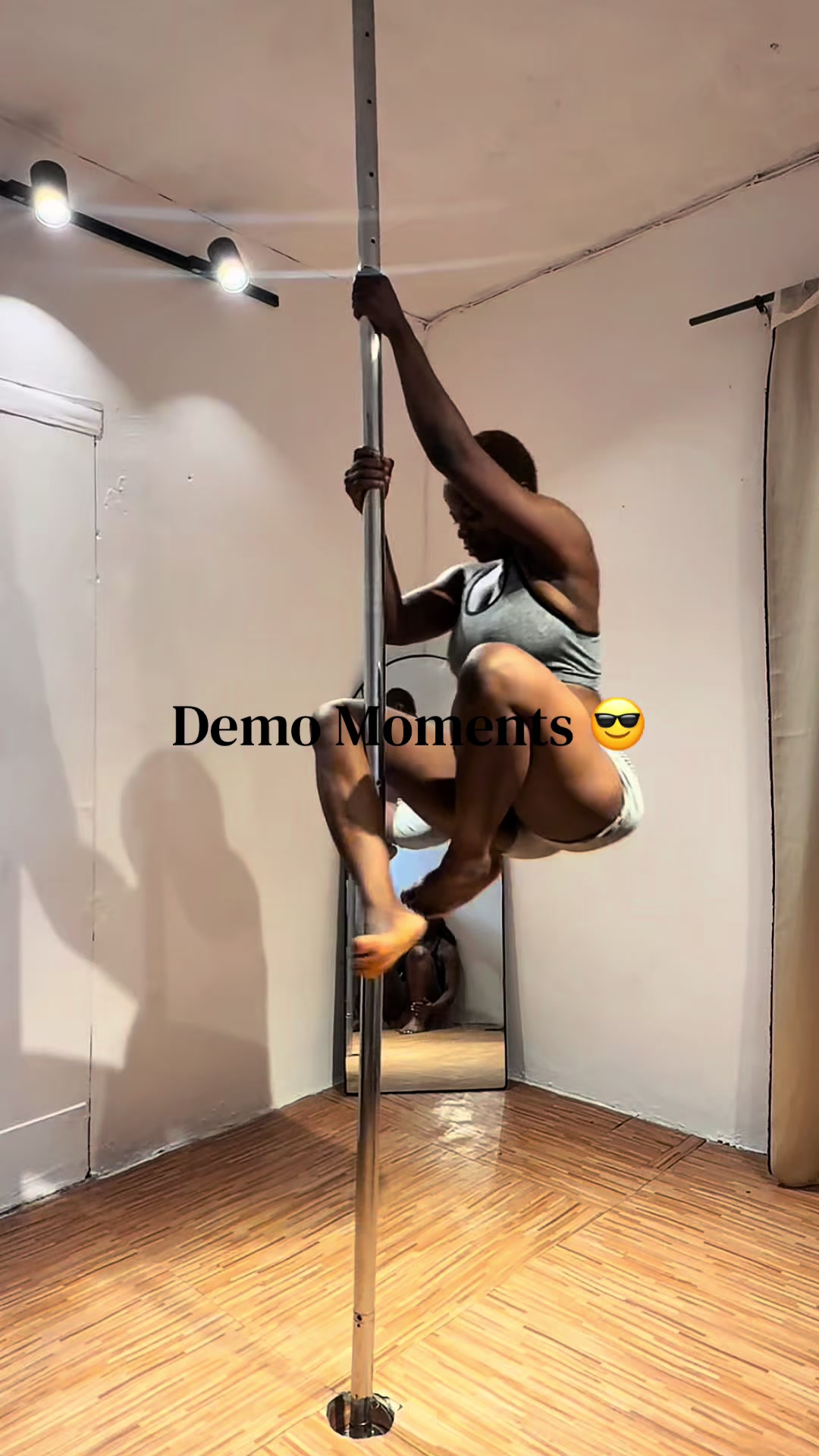 @Briana ~ Pole dancer