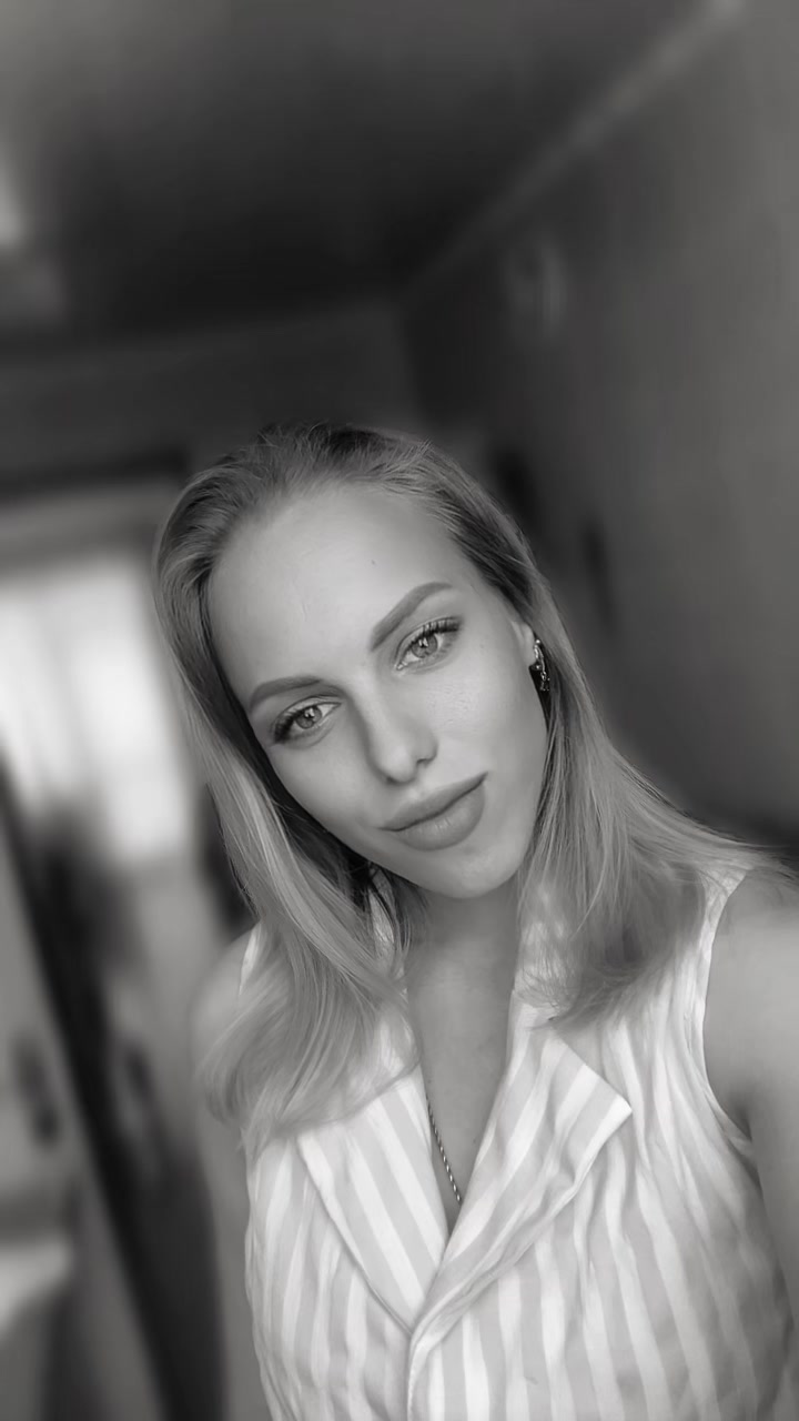 @Anna_