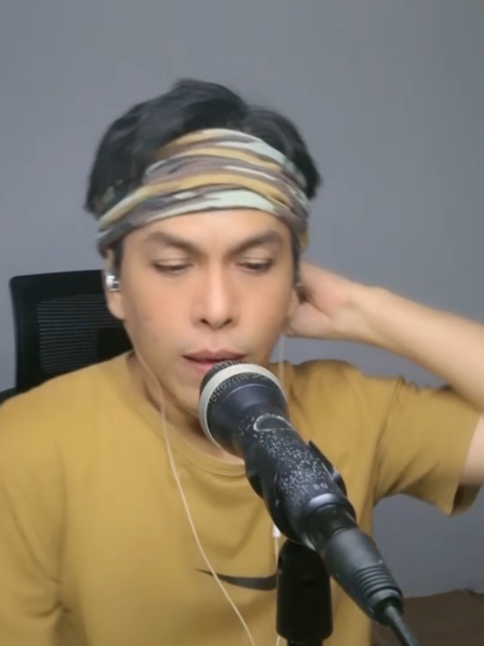 @Toni