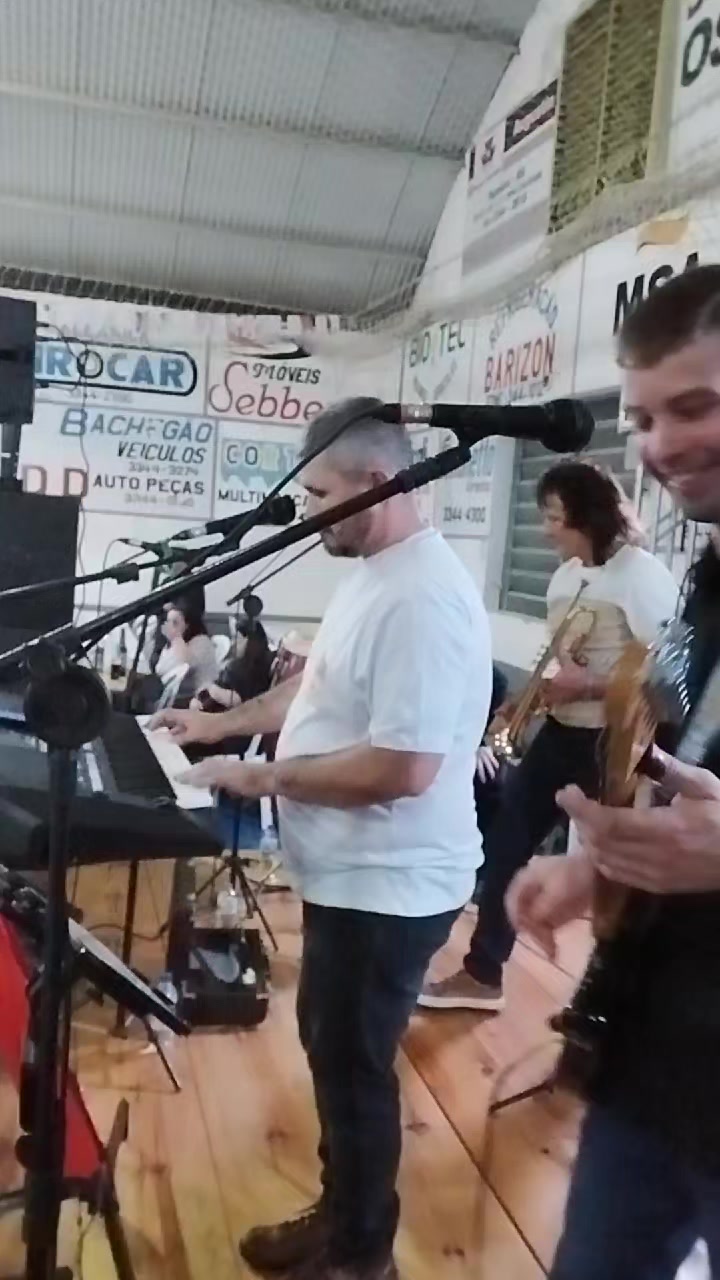@Três Hermanos