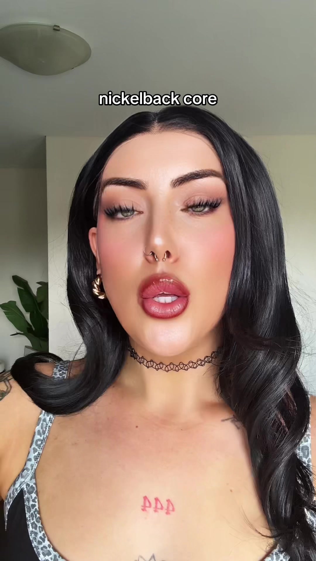 @LEASHBIAN 😈