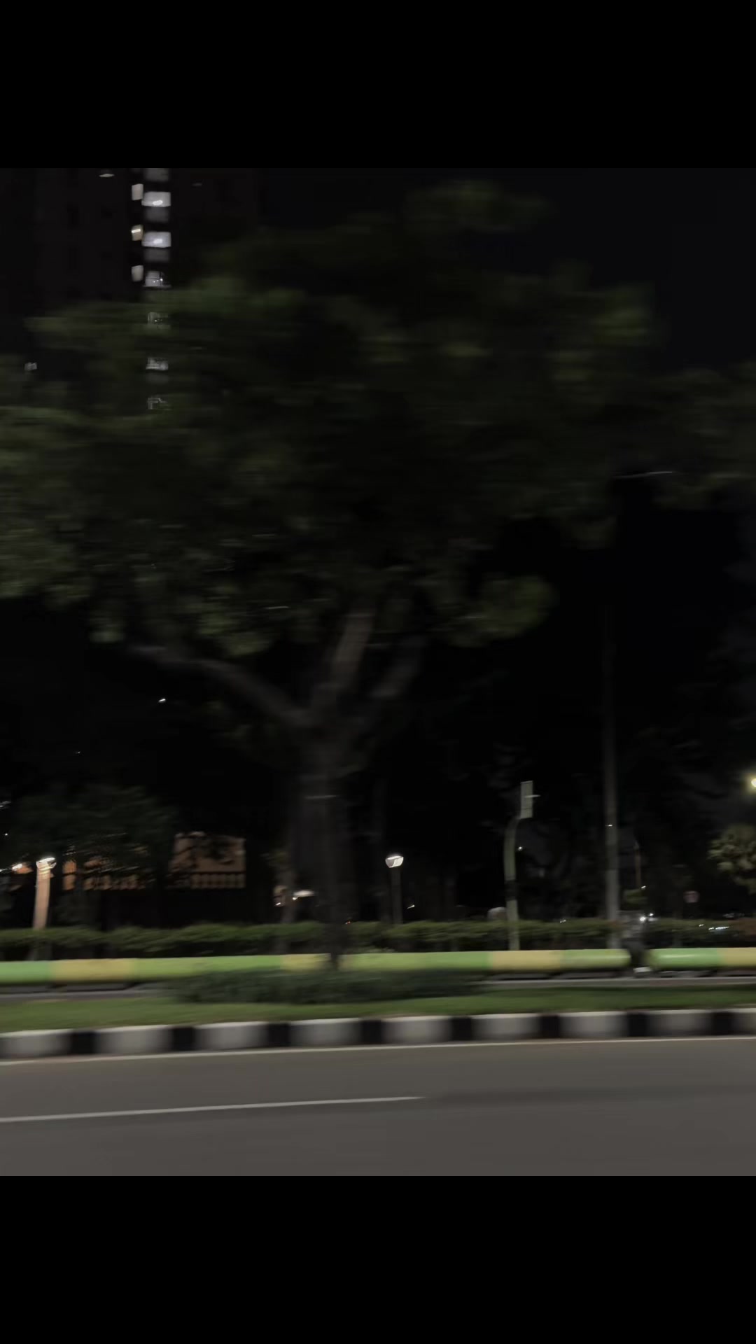 @ᴖ̈