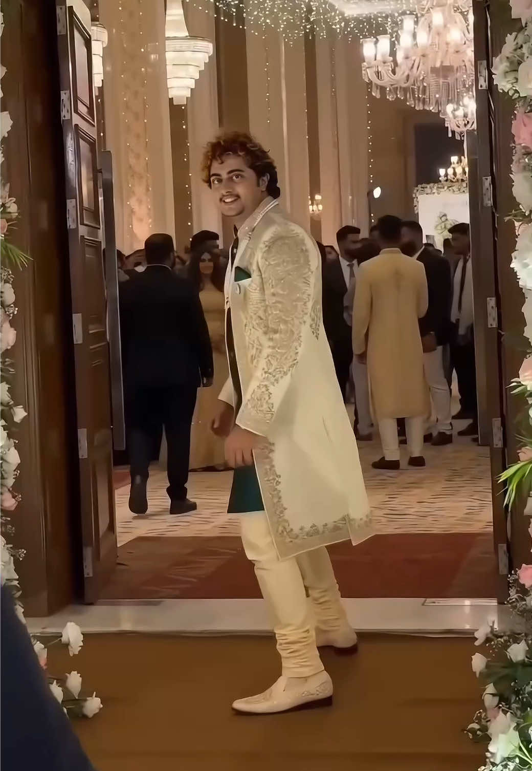 @Shouvik Datta Banik Viral 🥰❤️