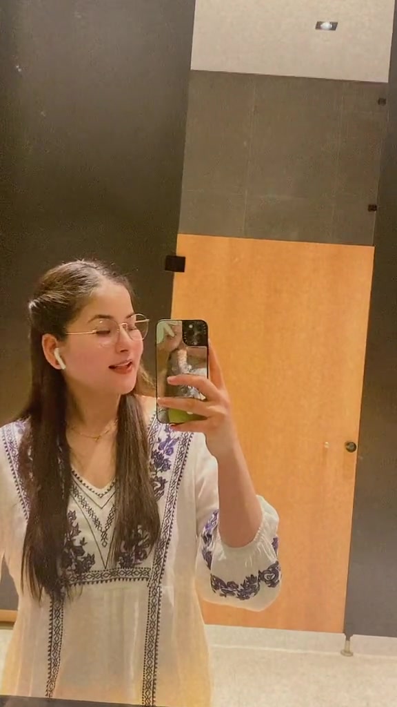 @ℝ𝕒𝕤𝕙𝕞𝕚🦋🥰