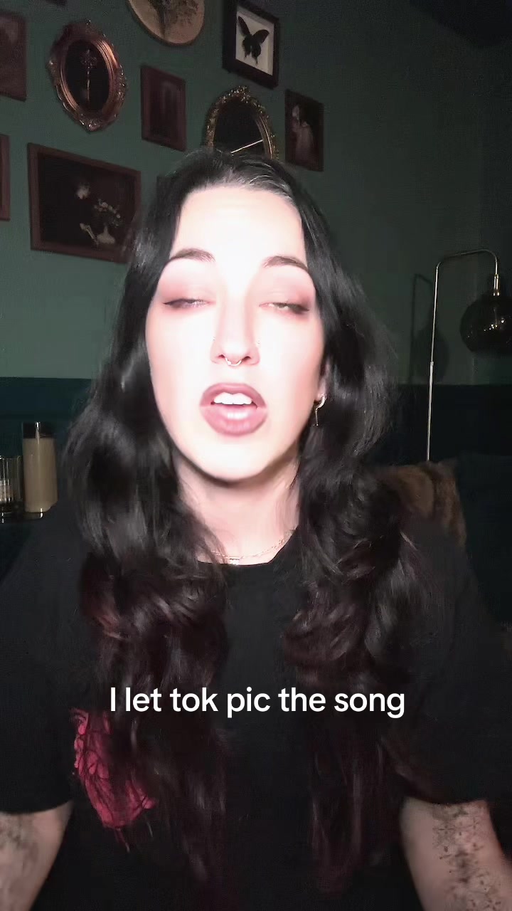 @Kat🖤