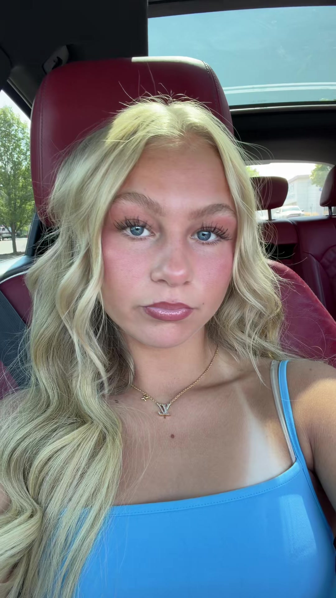 @???