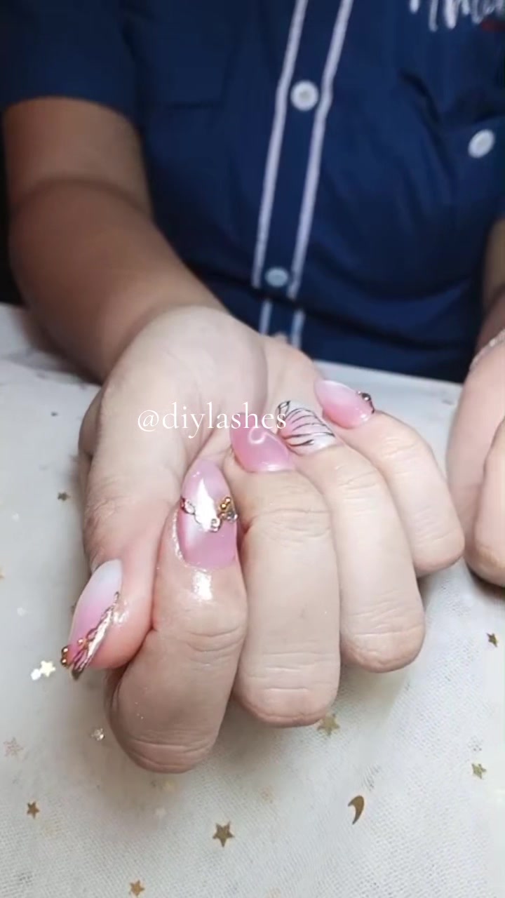 @diylashes.id