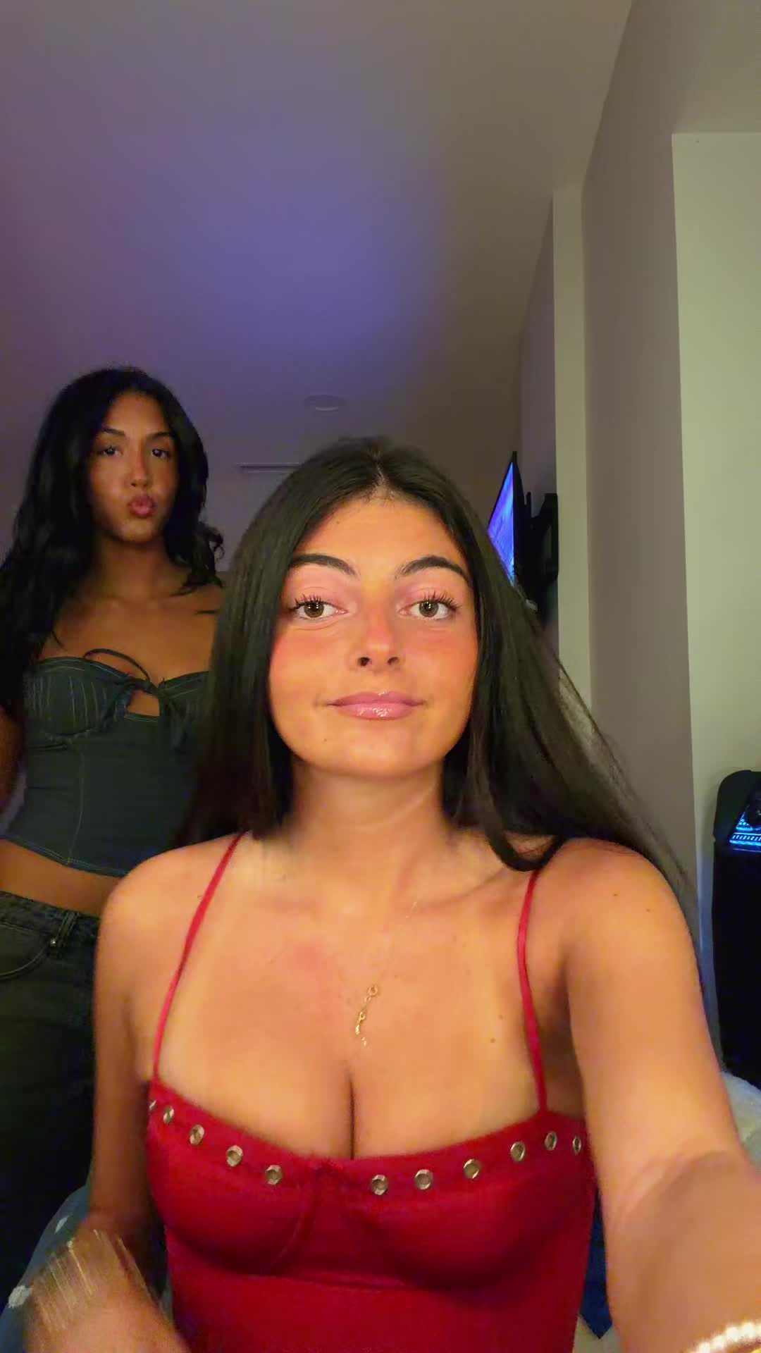 @chrissy