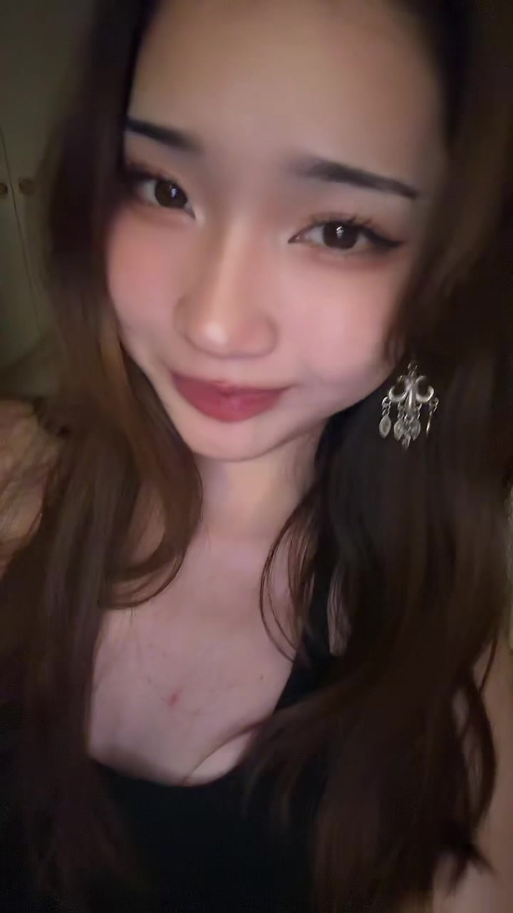 @Жанèка