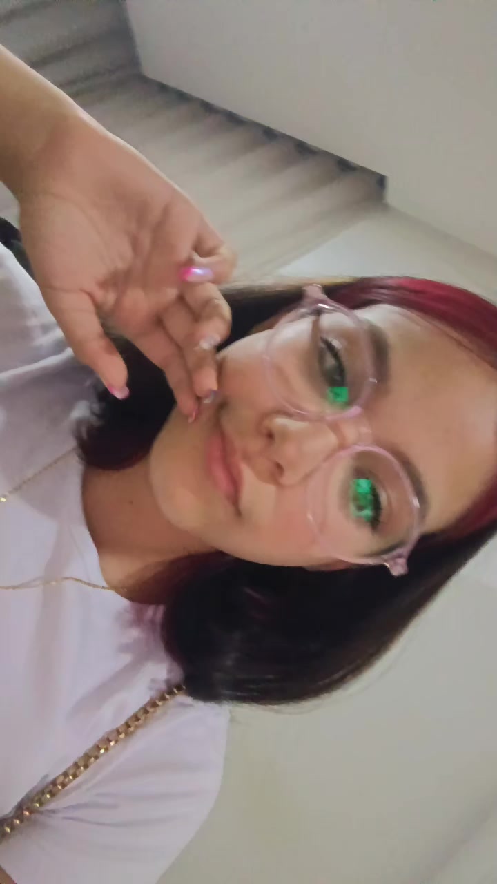 @Analaura