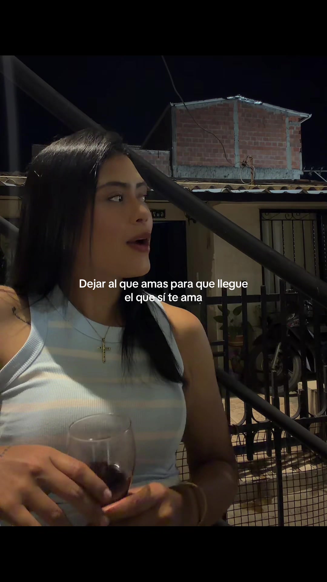 @soyhillary_04