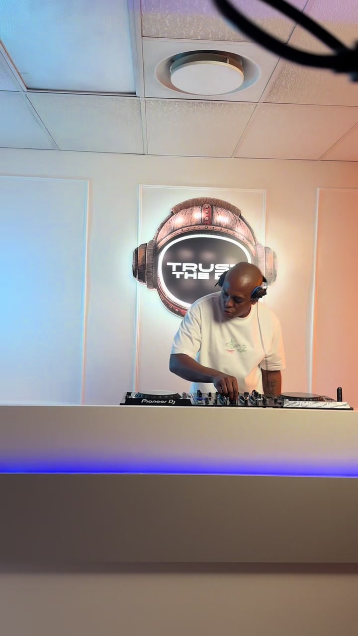 @Mobi Dixon