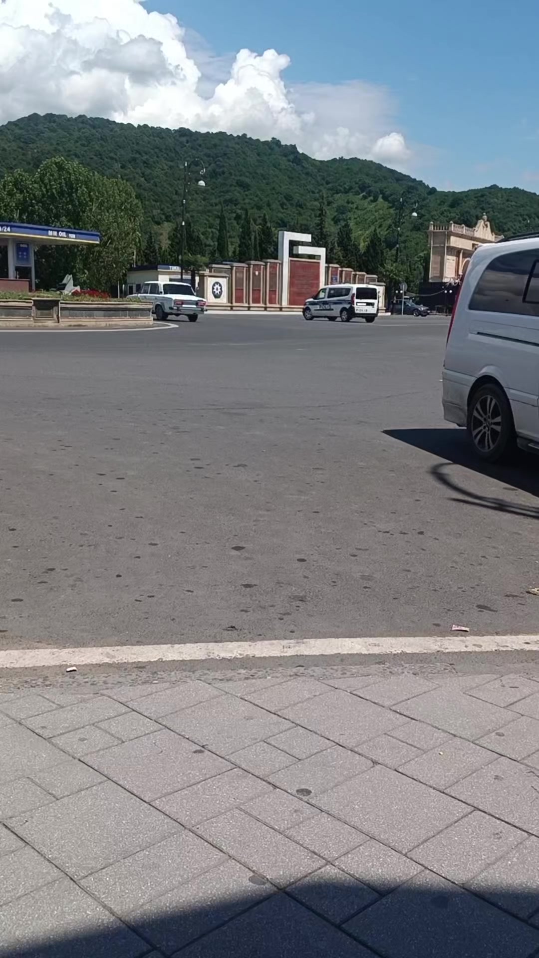 @Güniᥫ᭡