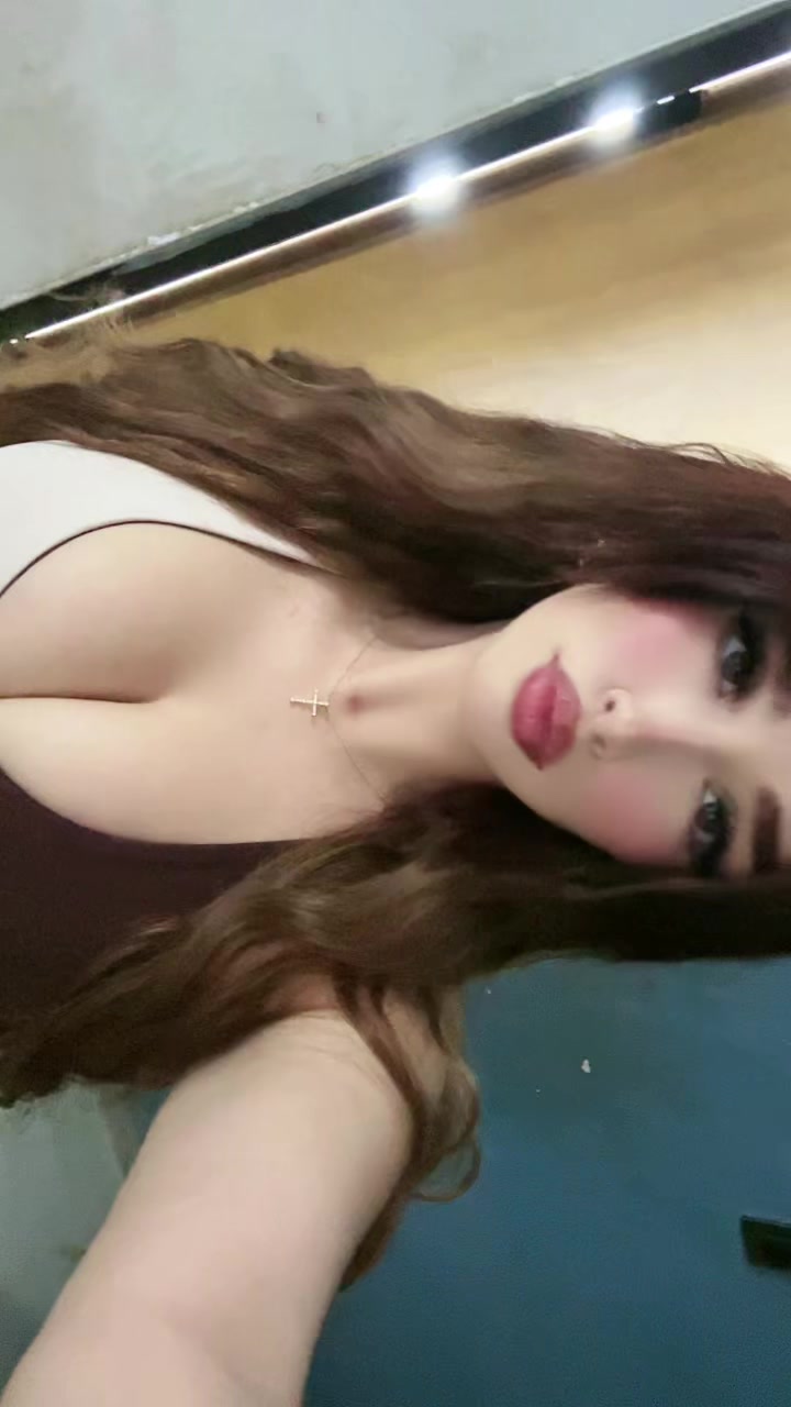 @Gómez