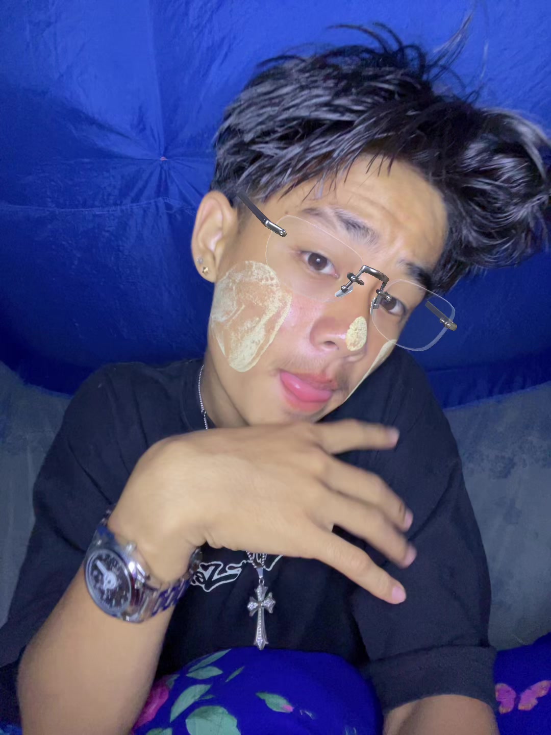 @🗣️မောင်ဟိန်း...