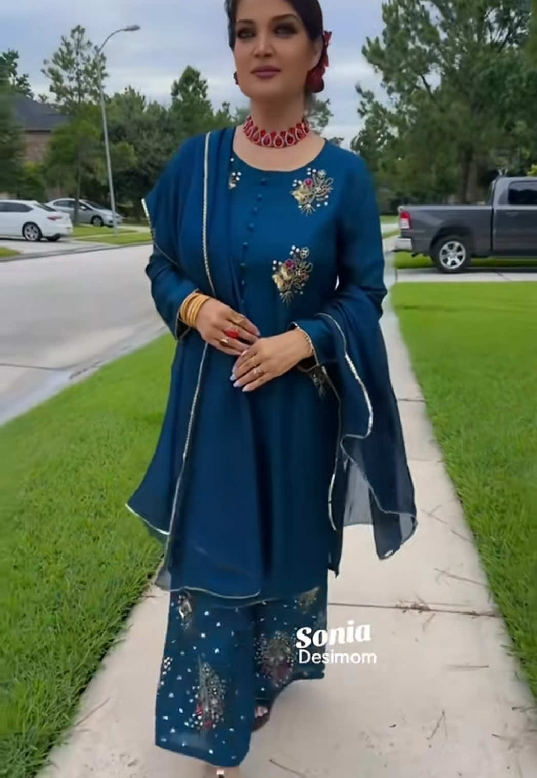 @Desimom-HosanAra❤️حُسن آرا