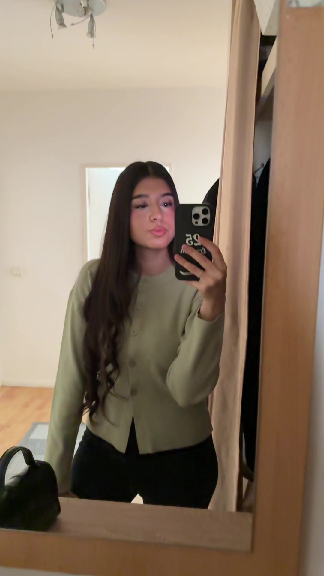 @𝐌 𝐞 𝐥 𝐢 𝐤 𝐞 🌙