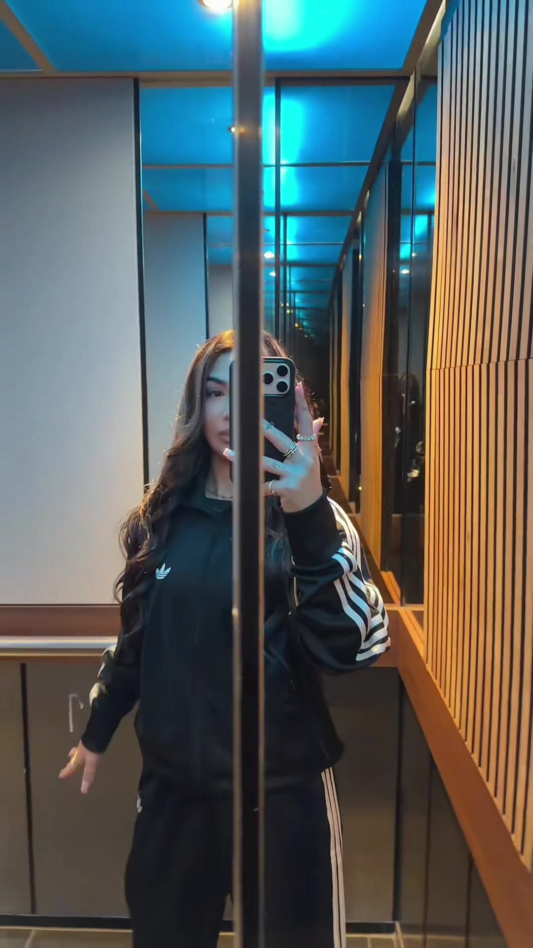 @H A K I