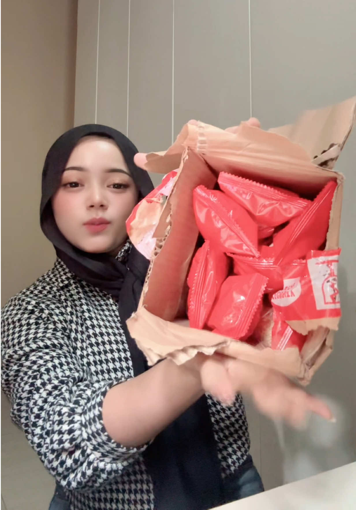 @cutkina_