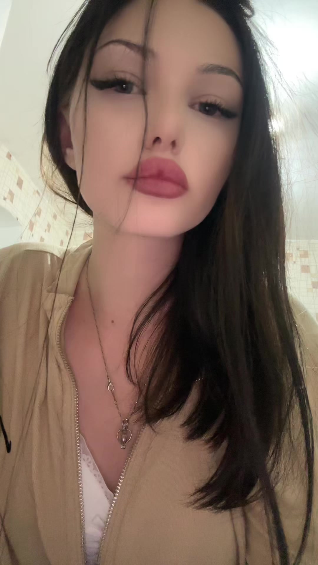 @slipinaaa