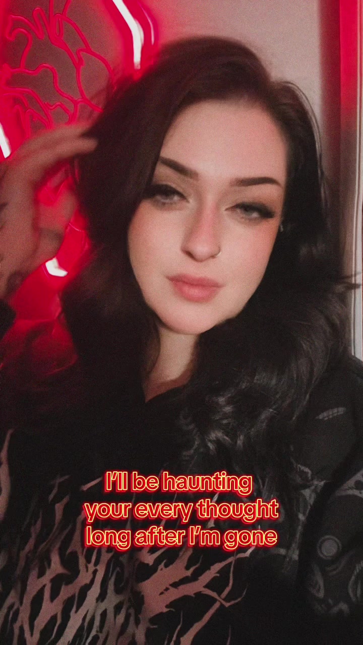 @Gothicccccc