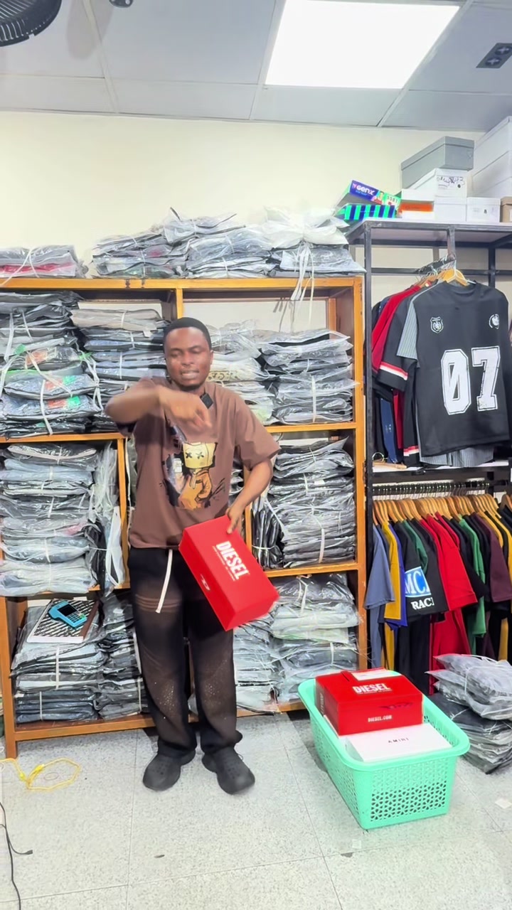 @BIGGEST TSHIRTWAREHOUSE IN IBD