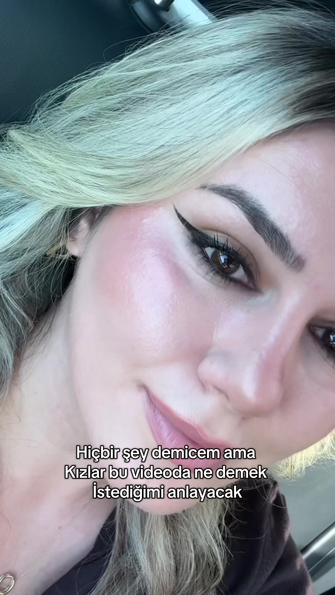 @ozgeeakyuz