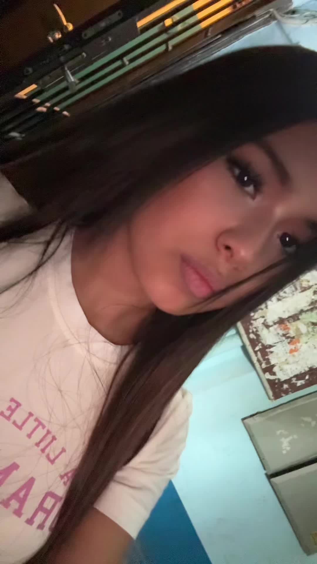 @dinacamon