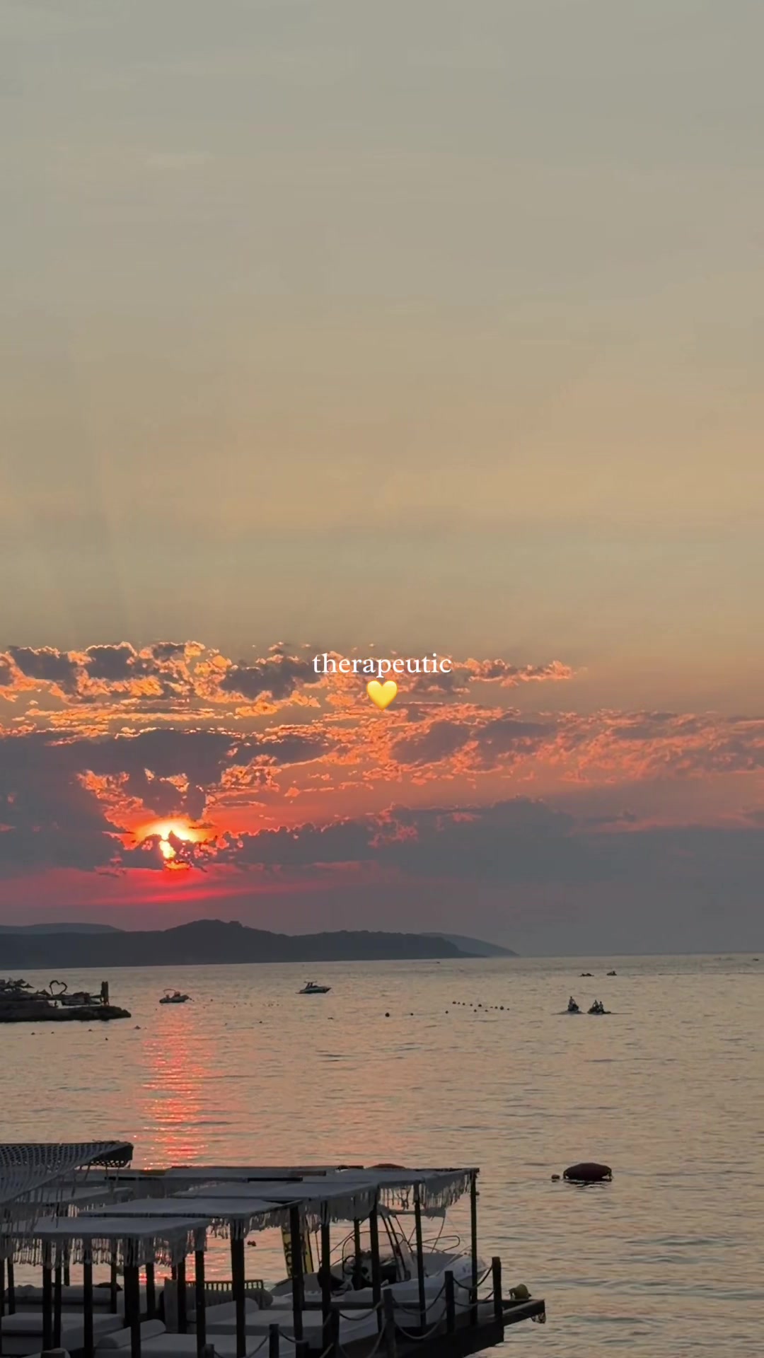 @Beachfronthouse_saliko