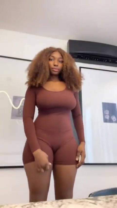 @SLIM THICK๐๐ผโ๏ธ๐ (FANPAGE)
