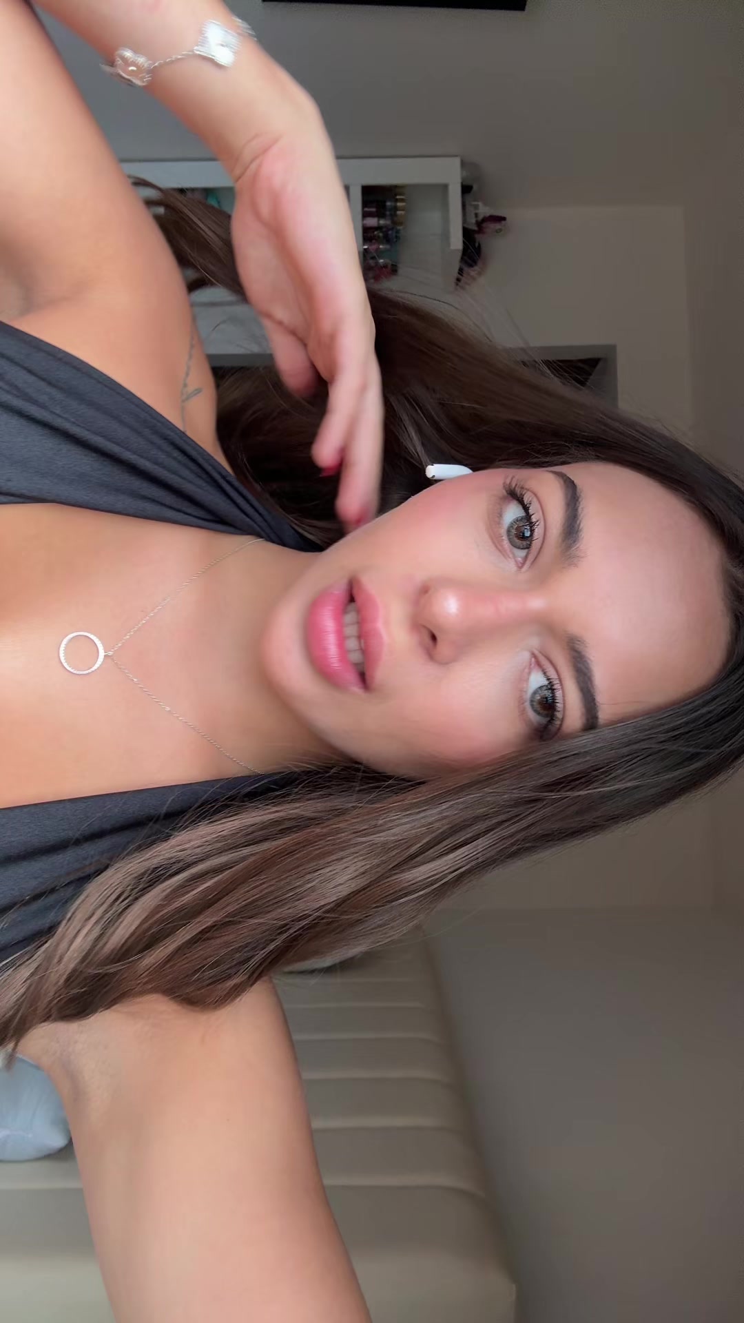 @Mia